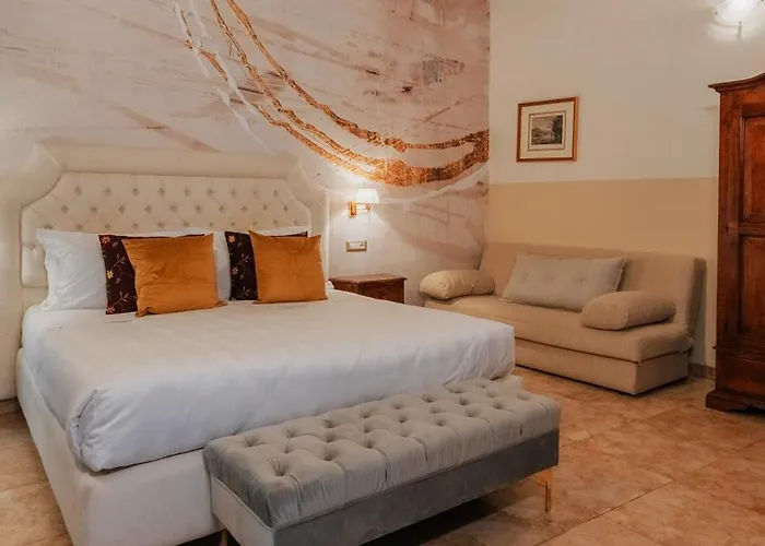 Le Clarisse Pantheon